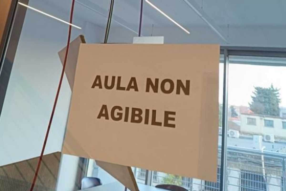 Aula non agibile in uno studentato di Roma